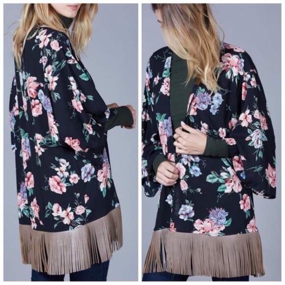 ✨NEW Boutique Floral Fringe Boho Kimono - Picture 2 of 5